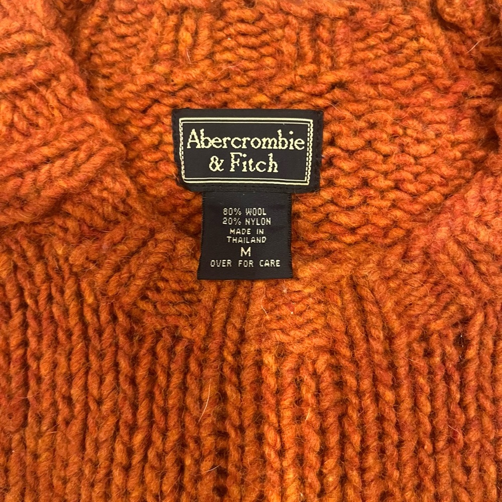 Abercrombie & Fitch sweater, size M. 80% wool.